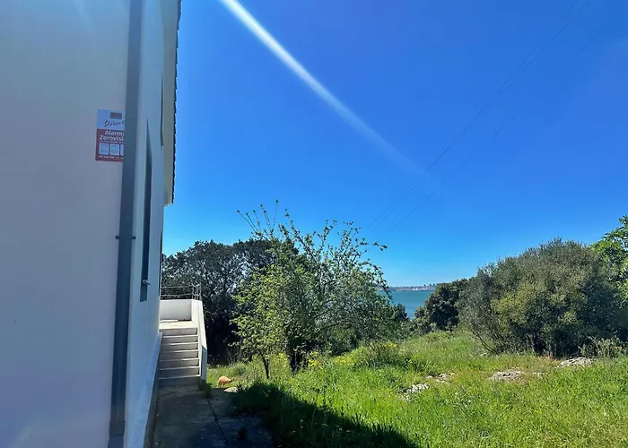 El Delirio De Luna - 32800 Pedreña