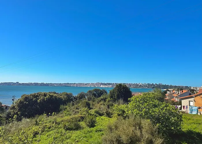 El Delirio De Luna - 32800 Pedreña